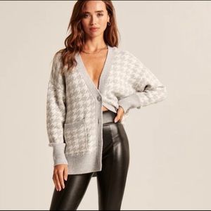 Abercrombie Oversized Legging-Friendly Houndstooth Cable Cardigan